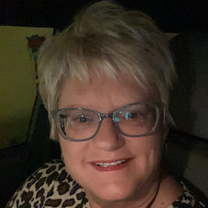 Meet your Posher, Bee